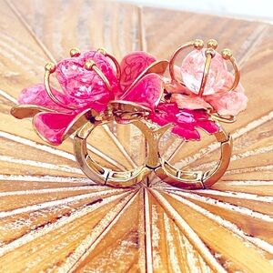 Used Gold Tone Stretchy Oversized Ring with Pink Flowers